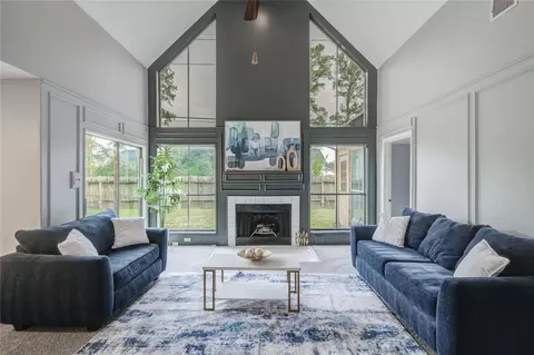 10603 Mills Cir, Houston, TX 77070