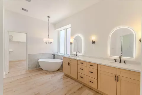 Bath - 1323 Arden Forest Dr, Spring, TX 77379 photo 2 of 7