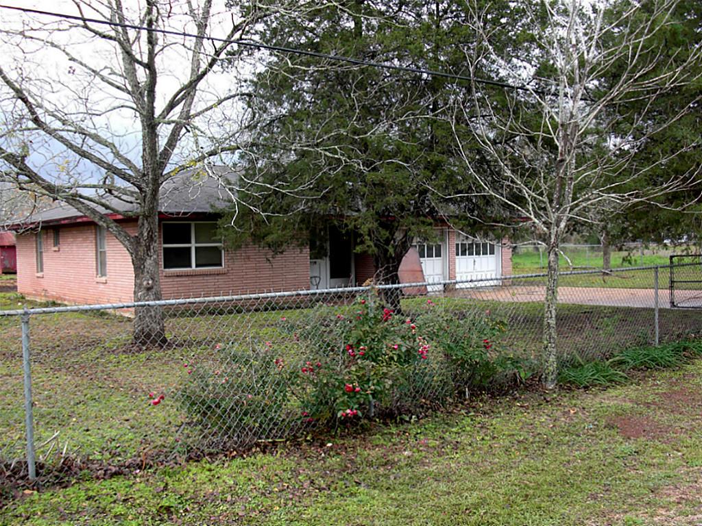 405 22nd St, Hempstead, TX 77445 photo 1