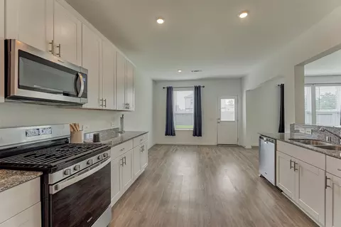 Kitchen - 5406 Balerna St, Spring, TX 77373 photo 4 of 4