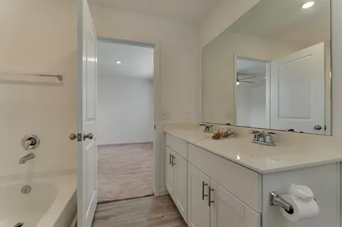 Bath - 5406 Balerna St, Spring, TX 77373 photo 3 of 5