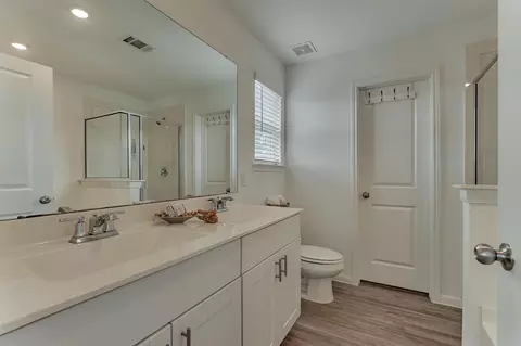 Bath - 5406 Balerna St, Spring, TX 77373 photo 2 of 5