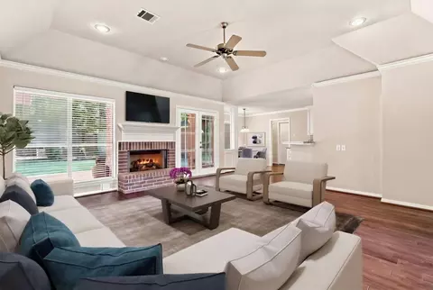 101 Lakeside Dr, Montgomery, TX 77356