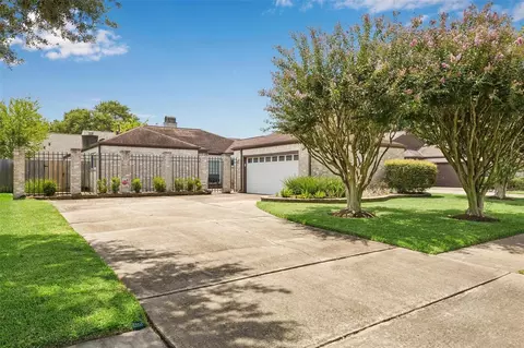 12507 Rocky Knoll Dr, Houston, TX 77077
