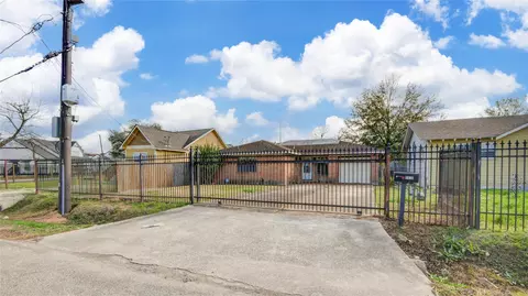 1410 Caplin St, Houston, TX 77022