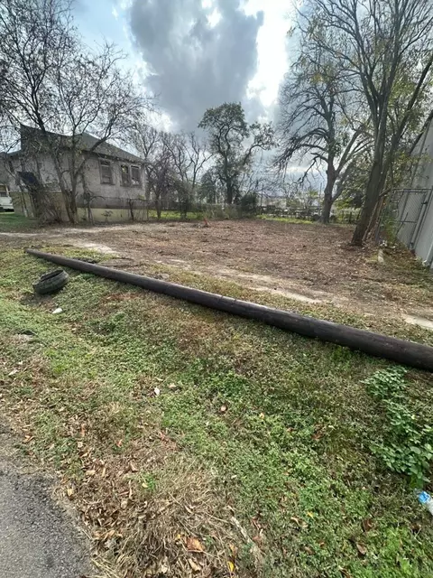 3720 Bell St, Houston, TX 77003