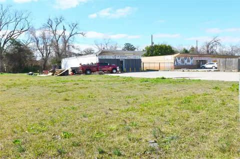 10013 W Montgomery Rd, Houston, TX 77088
