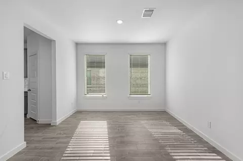 Living - 76 Shining Point Dr, Waller, TX 77484 photo 4 of 5