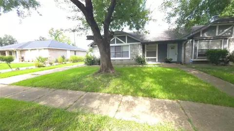 3819 Westmeadow Dr, Houston, TX 77082