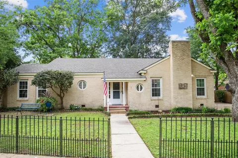 419 E Bell Ave, Crockett, TX 75835