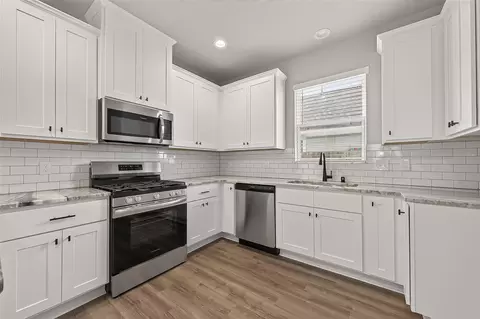Kitchen - 1439 Terry Roberts Dr, Angleton, TX 77515 photo 2 of 6