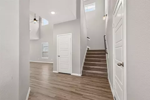 Entry Way - 1439 Terry Roberts Dr, Angleton, TX 77515 photo 2 of 6