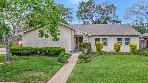 16203 Brookford Ct, Houston, TX 77059