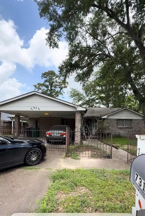 7313 Lakewood Dr, Houston, TX 77016