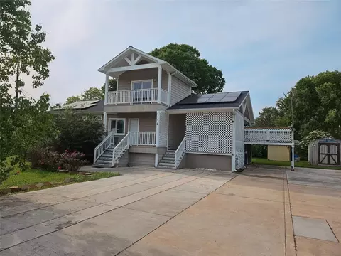 5821 Woodview Dr, Humble, TX 77396