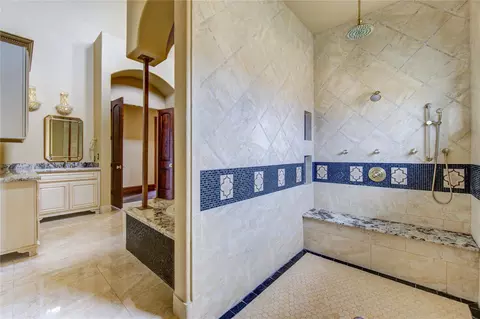 Bath - 903 Chenango Dr, Angleton, TX 77515 photo 4 of 11