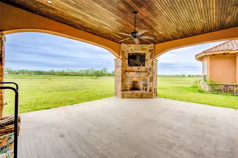 Exterior - 903 Chenango Dr, Angleton, TX 77515 photo 5 of 6