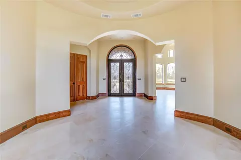 Entry Way - 903 Chenango Dr, Angleton, TX 77515 photo 3 of 6