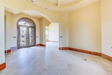 Entry Way - 903 Chenango Dr, Angleton, TX 77515 photo 4 of 6