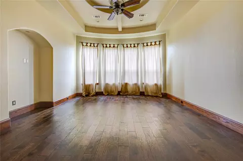 Living - 903 Chenango Dr, Angleton, TX 77515 photo 4 of 10