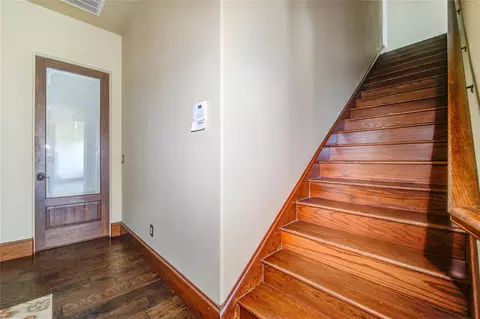 Entry Way - 903 Chenango Dr, Angleton, TX 77515 photo 6 of 6