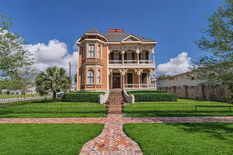 926 Winnie St, Galveston, TX 77550