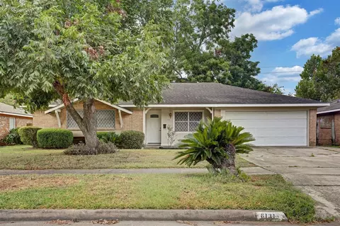 6131 Tiffany Dr, Houston, TX 77085