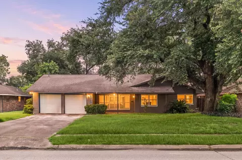 5018 Willowbend Blvd, Houston, TX 77035