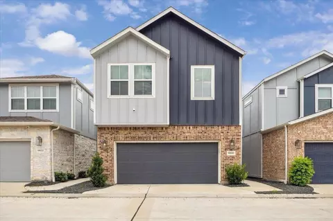 9820 Rugged Oaks Dr, Houston, TX 77080