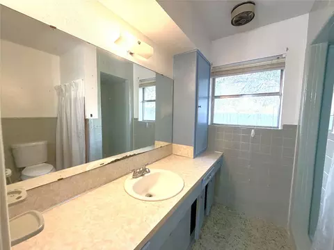 Bath - 181 Crestway St, Trinity, TX 75862 photo 1 of 3
