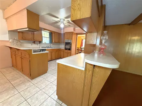 Kitchen - 181 Crestway St, Trinity, TX 75862 photo 3 of 3
