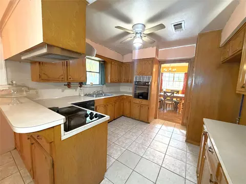 Kitchen - 181 Crestway St, Trinity, TX 75862 photo 2 of 3