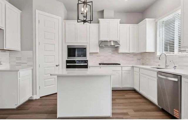 2408 King Mackerel Dr, Kemah, TX 77565