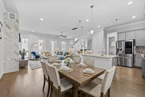 4007 Centre Valley Ln, Houston, TX 77043