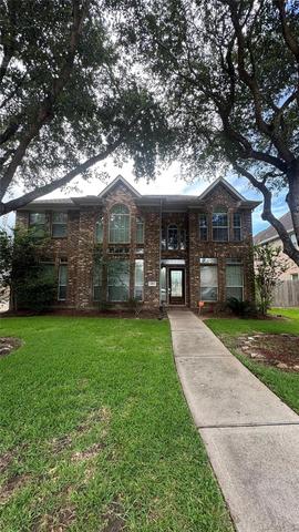 3811 Houston Lake Dr, Pearland, TX 77581