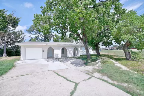 575 Pecan Dr, South Houston, TX 77587