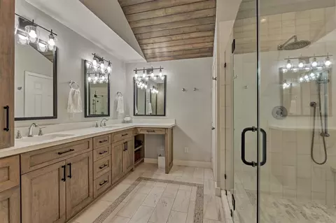 Bath - 6515 Glenhill Dr, Spring, TX 77389 photo 2 of 8