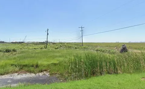 1216 Gulfview Ln, Freeport, TX 77541