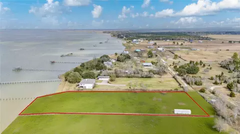 371 B Locke Rd, Anahuac, TX 77514