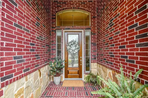 6518 Monrovia Ln, Sugar Land, TX 77479