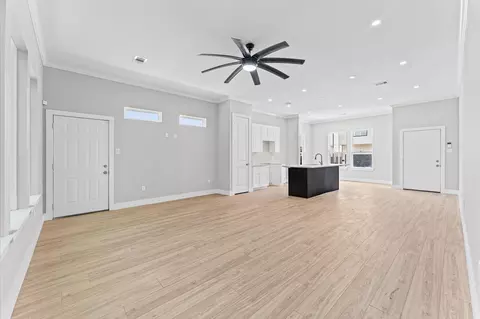 Living - 815 E 33rd St, Houston, TX 77022 photo 3 of 5