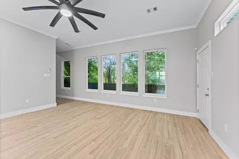Living - 815 E 33rd St, Houston, TX 77022 photo 5 of 5