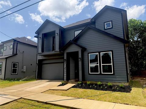 Exterior - 815 E 33rd St, Houston, TX 77022 photo 2 of 4
