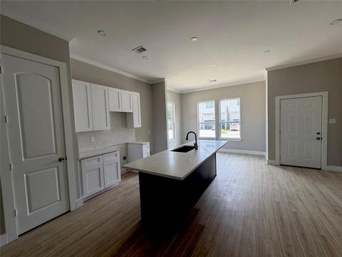 Kitchen - 815 E 33rd St, Houston, TX 77022 photo 2 of 2