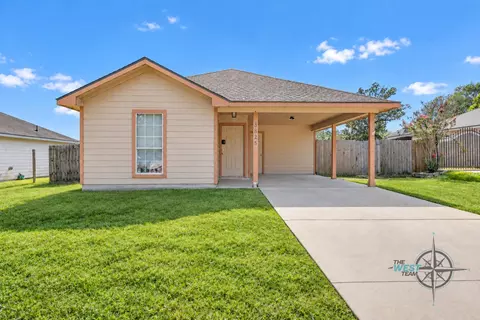 8825 E Buffalo Cir, Willis, TX 77378