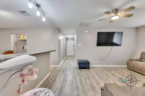 Entry Way - 8825 E Buffalo Cir, Willis, TX 77378 photo 2 of 3