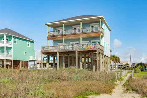 22224 Kennedy Dr, Galveston, TX 77554