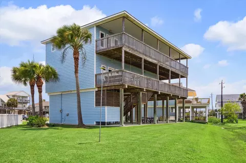 4015 Warchest Ct, Galveston, TX 77554