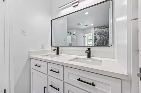 Bath - 5411 Cobble Ln, Spring, TX 77379 photo 3 of 11