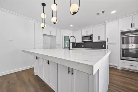 Kitchen - 5411 Cobble Ln, Spring, TX 77379 photo 3 of 5